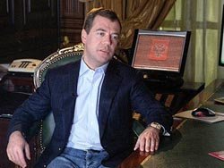 Медведева назвали главным блогером Рунета